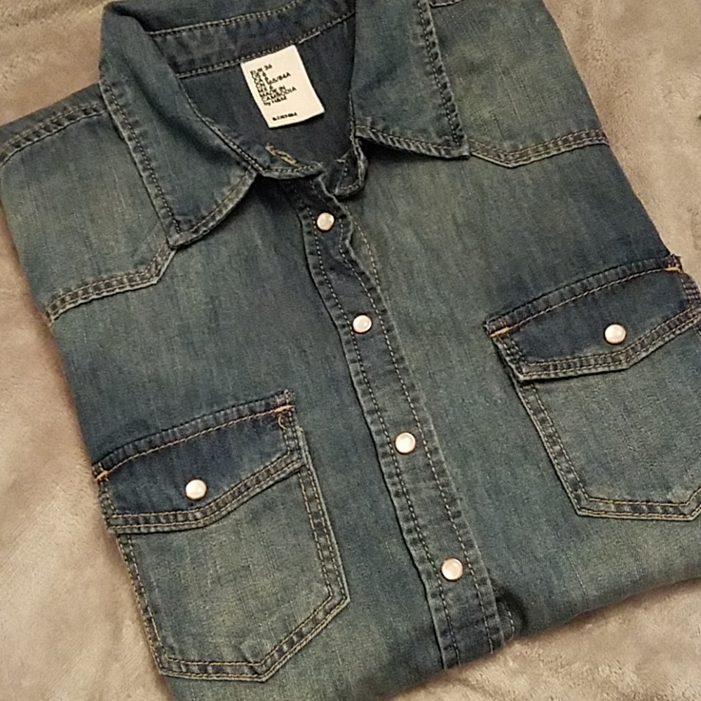 H&M Sleeveless Western Denim Shirt - size 6